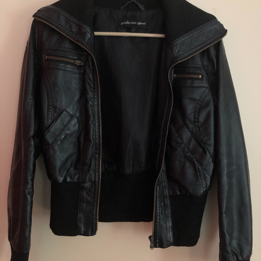 LEATHER JACKET (GREAT QUALITY)